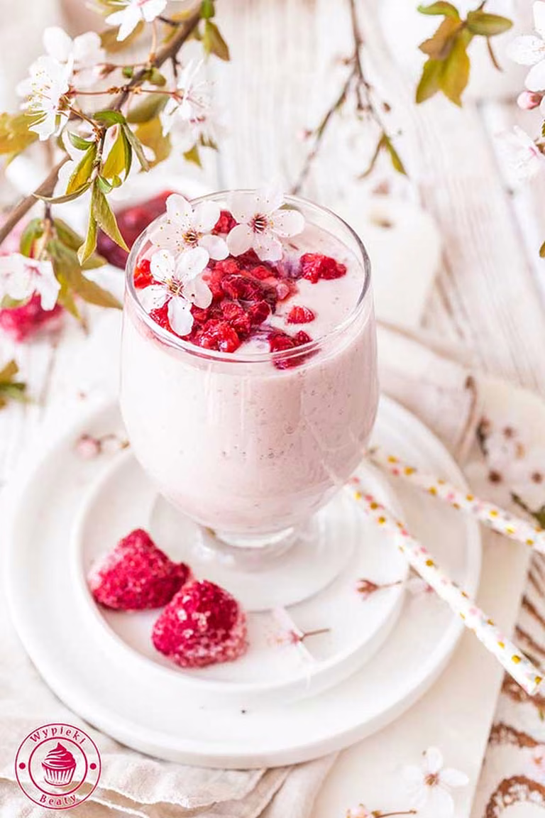 Sernikowe smoothie z malinami