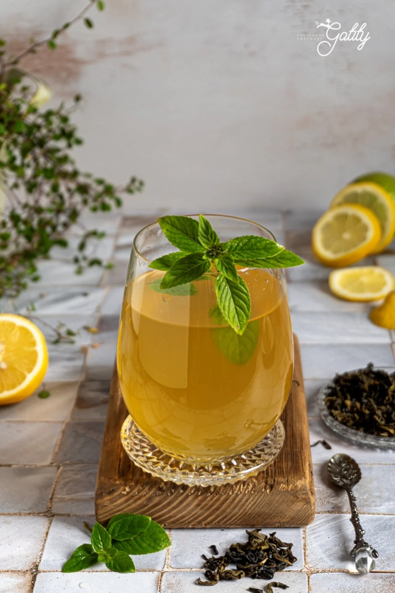 Izotonik z zieloną herbatą - prosty przepis