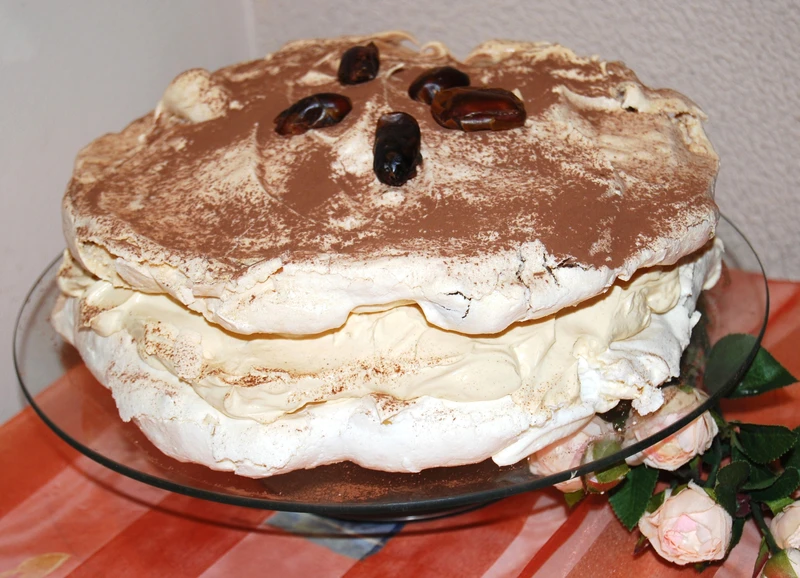 Dacquoise tort bezowy