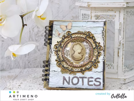 Notes z medalionem