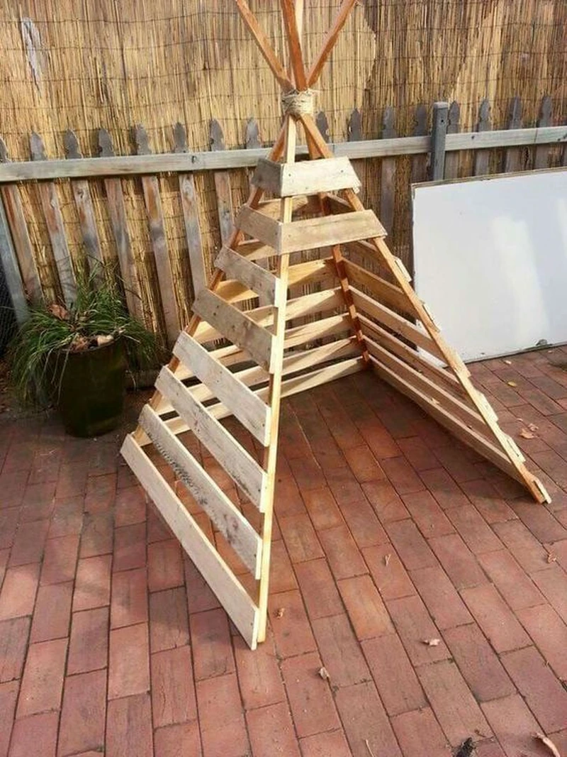 Tipi z paletowych desek