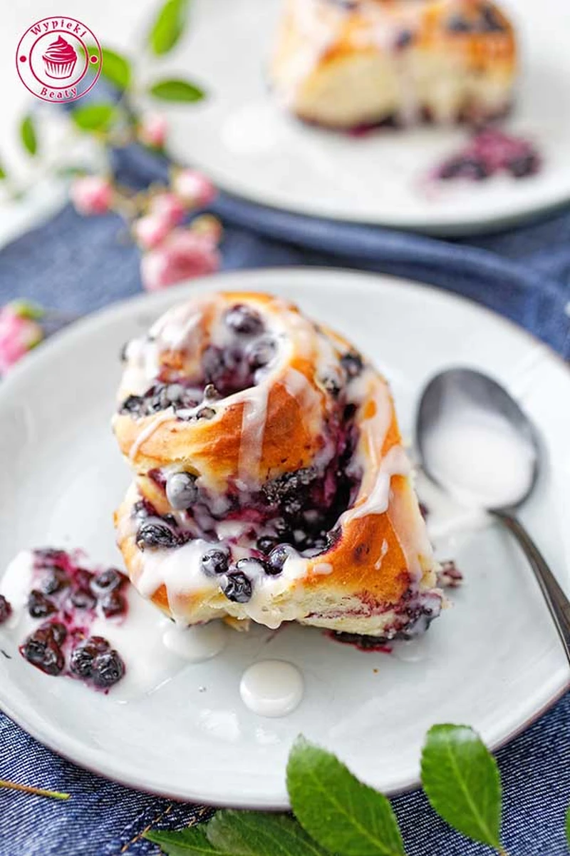 Ślimaczki z jagodami i mascarpone