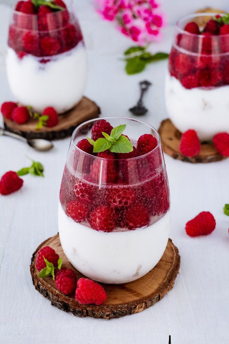 Serniczki z jogurtu naturalnego na zimno w pucharkach - Cytrynowa Babeczka