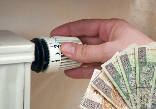Rząd szykuje nowe świadczenie i rozważa zamrożenie cen! Bon ciepłowniczy ma objąć około 2 miliony osób