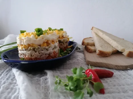 sałatka z tuńczykiem