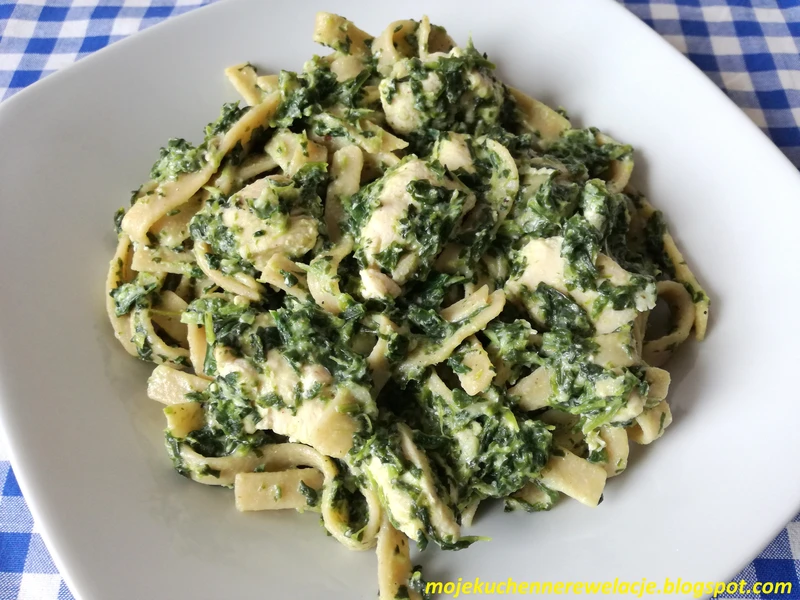 Tagliatelle z indykiem i szpinakiem
