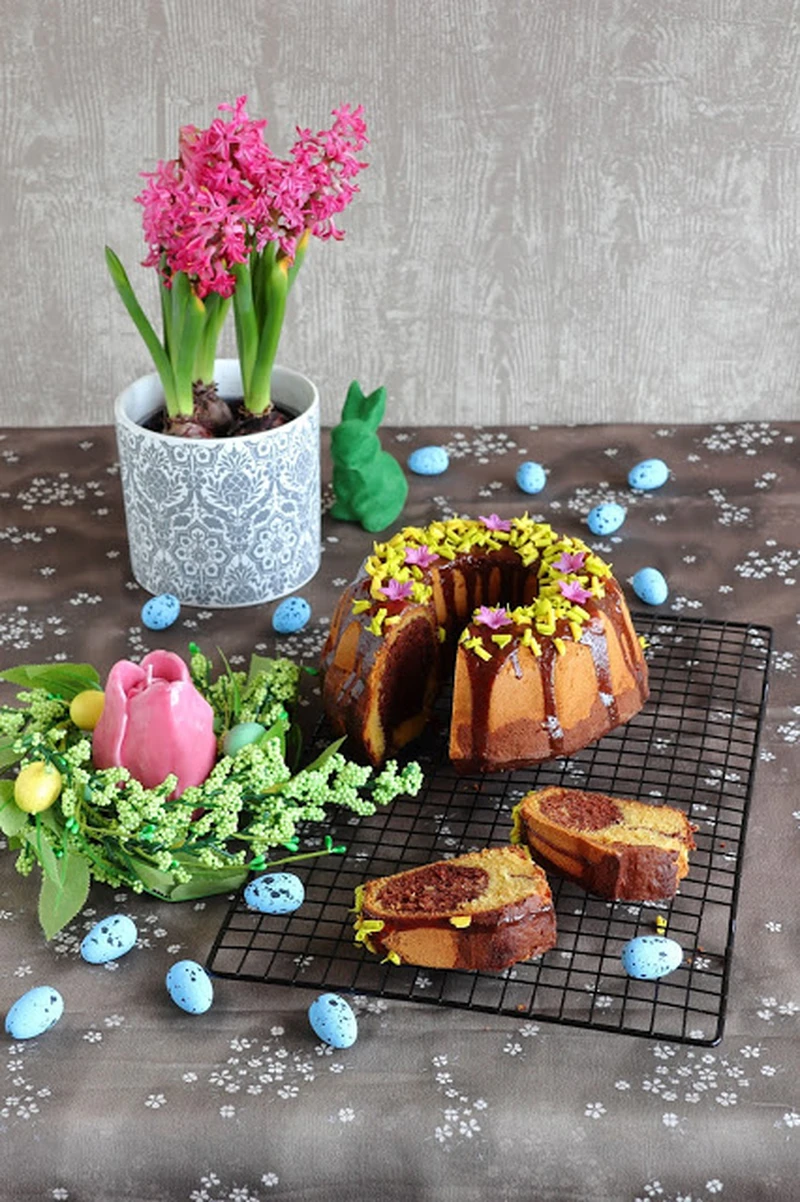Wielkanocna babka waniliowo-kakaowa