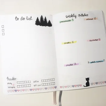 Minimalistyczny bullet journal październik