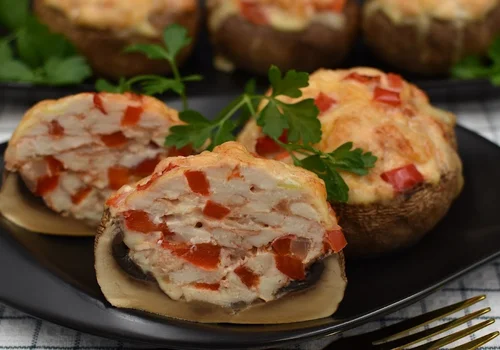 Pieczarki faszerowane kurczakiem