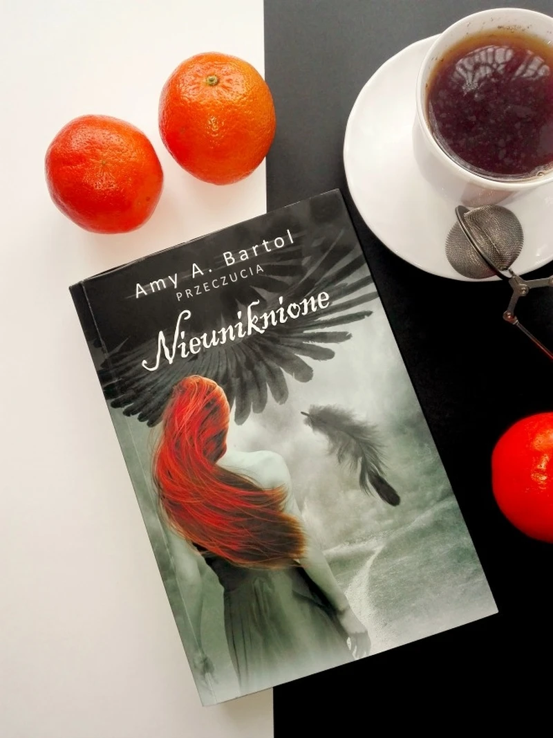 PRZECZUCIA. TOM 1. NIEUNIKNIONE – AMY A. BARTOL