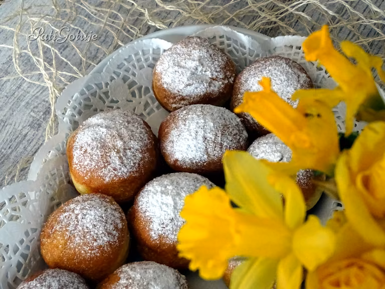 Podstawowy przepis na pączki