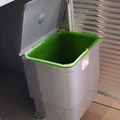 Trik na pozbycie się śmierdzącego kosza na śmieci.