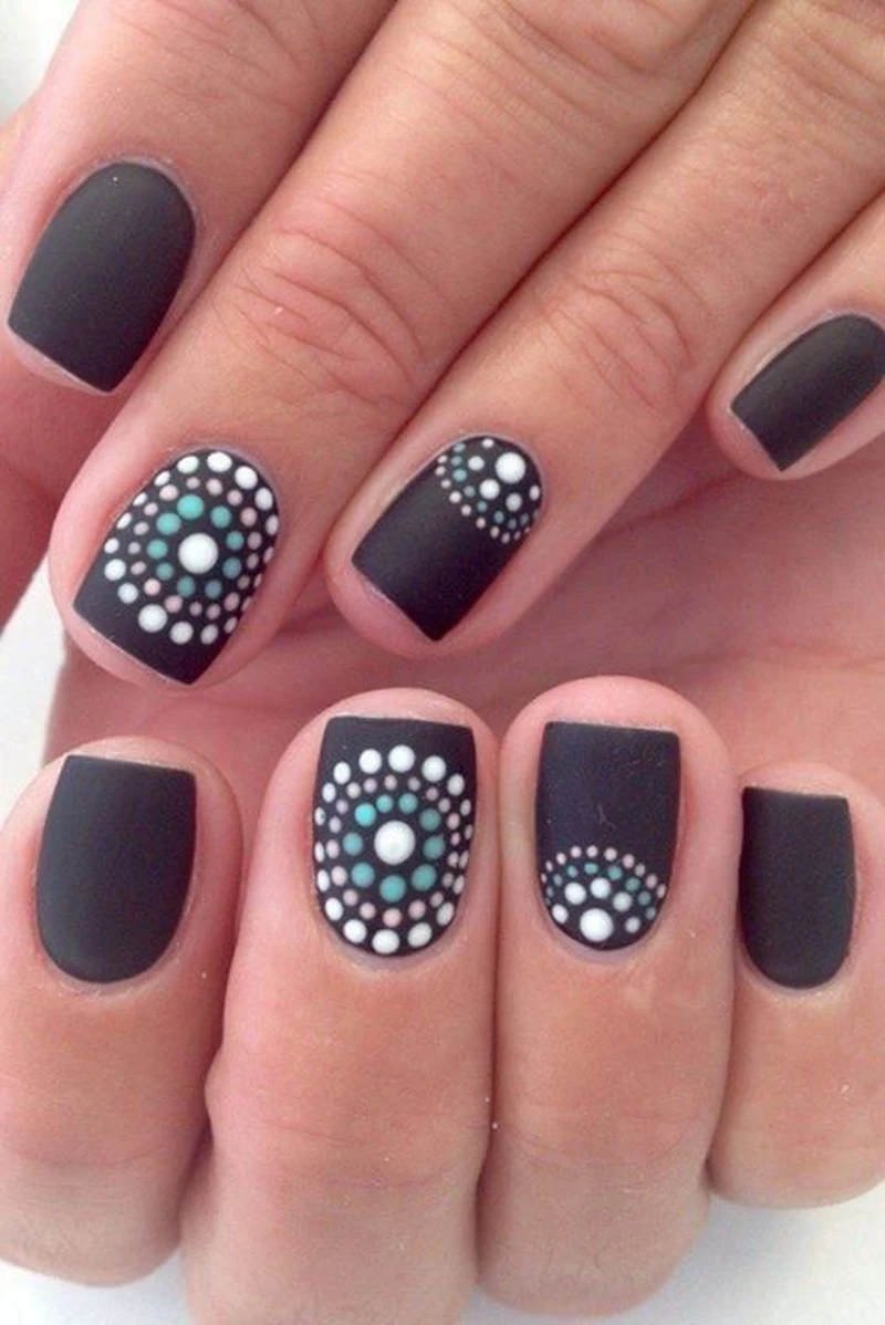 Ciekawy manicure