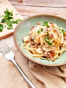 Spaghetti z prawdziwkami i suszonymi pomidorami