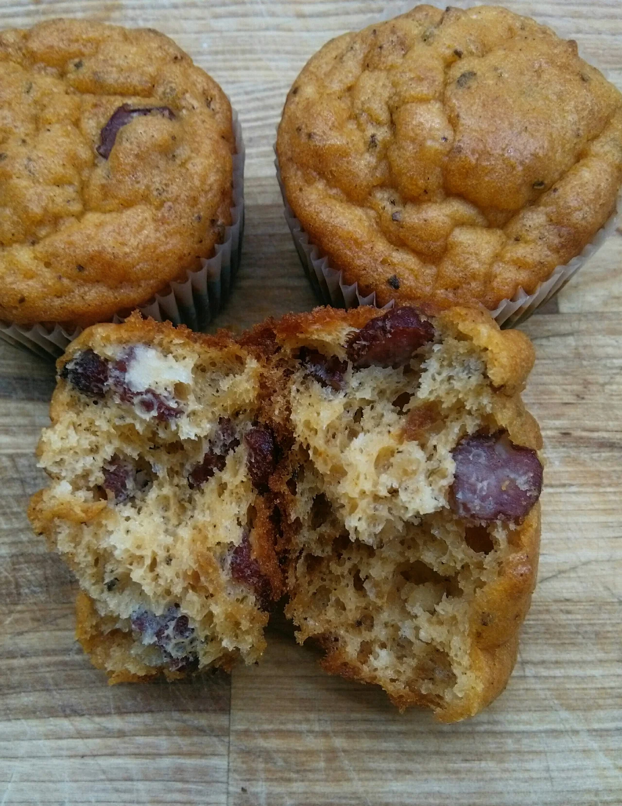 Muffinki z kabanosami