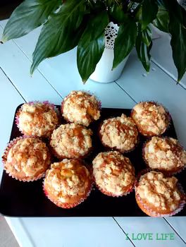 Muffiny z rabarbarem i kruszonką