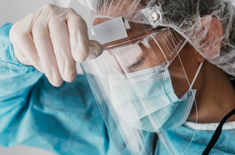 Wirusolodzy ostrzegają: Nadchodzi twindemia!