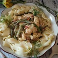 Tagliatelle z fasolką i kurczakiem