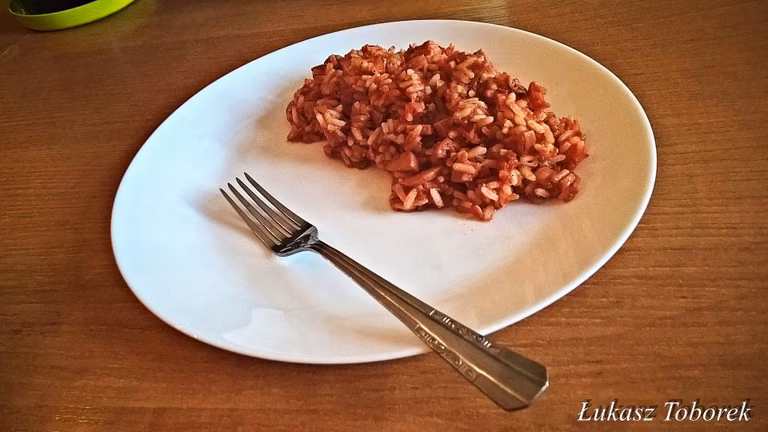 Risotto z pomidorami i wkładką