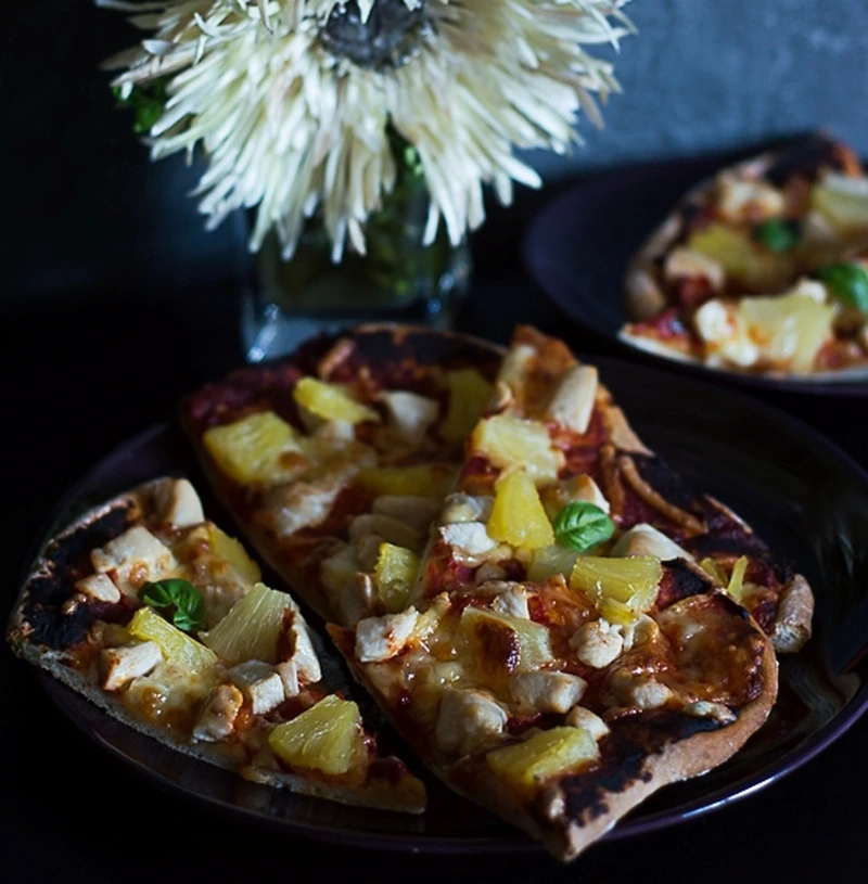Pizza z kurczakiem i ananasem