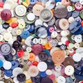 Dzień Guzika: Jak Ten Mały Element Zmienił Historię Mody