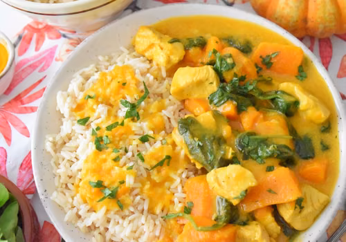 Kurczak curry z dynią i szpinakiem