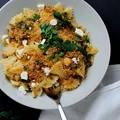 Makaron z Panierką i Orzechami Brazylijskimi