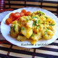 Zapiekane ziemniaki z jajkami i zieloną cebulką. Błyskawiczne, smaczne danie.