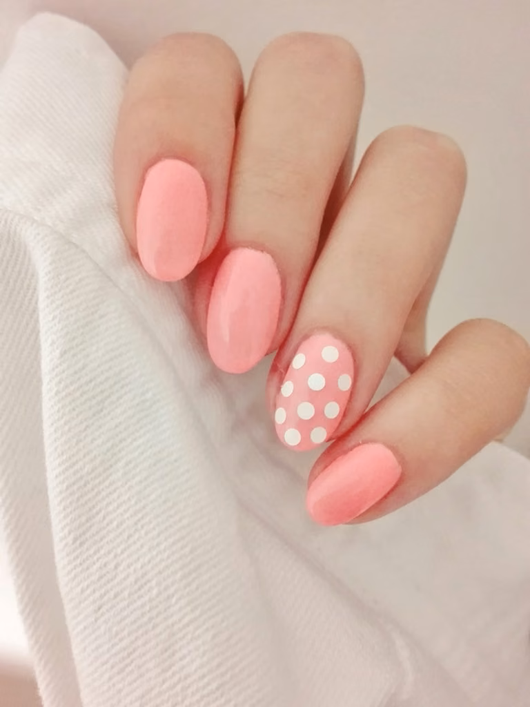 MANICURE Z NEESS CZYLI NEONOWA PANA KOTA W ROLI GŁÓWNEJ