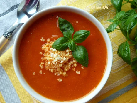 Czerwona zupa-krem z (soczewica, marchewka, batat, papryka)