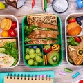 10 genialnych pomysłów na śniadanie do szkoły! Lunch box dla dziecka