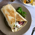 Tortilla z pieczonymi warzywami i serem halloumi
