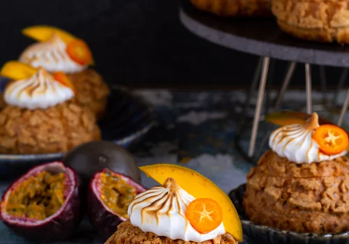 Egzotyczne ptysie z mango, marakują i liczi