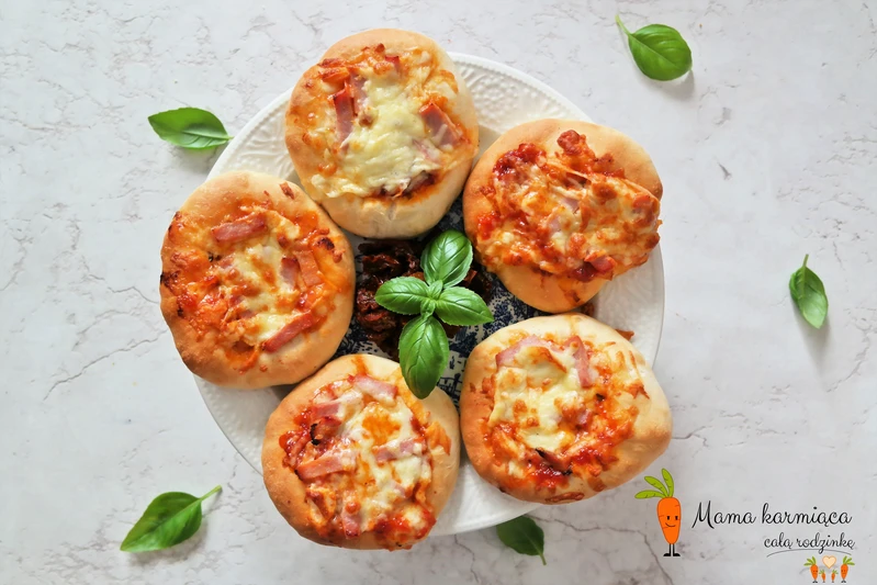 Pizzerinki z serowymi brzegami