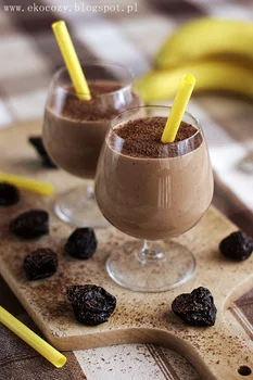 Zdrowe słodkości - koktajl śliwka w czekoladzie