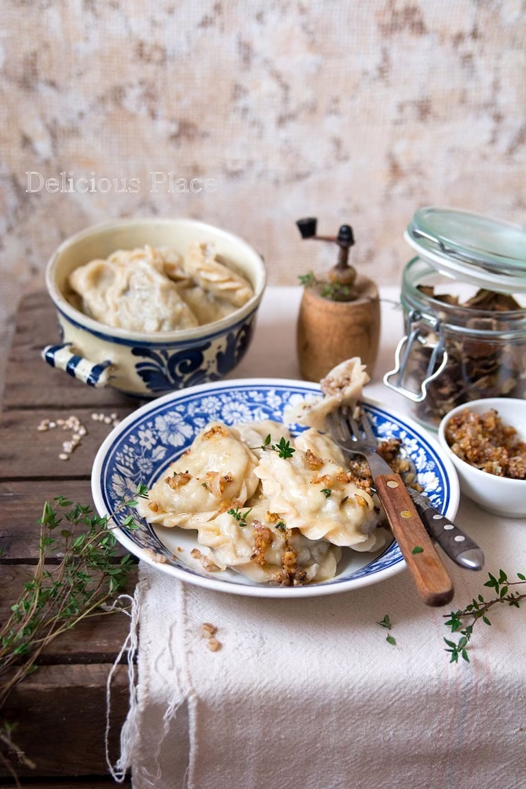 Pierogi z pęczakiem i grzybami
