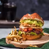 Burgery wegetariańskie z selerem i guacamole z karmelizowaną cebulą