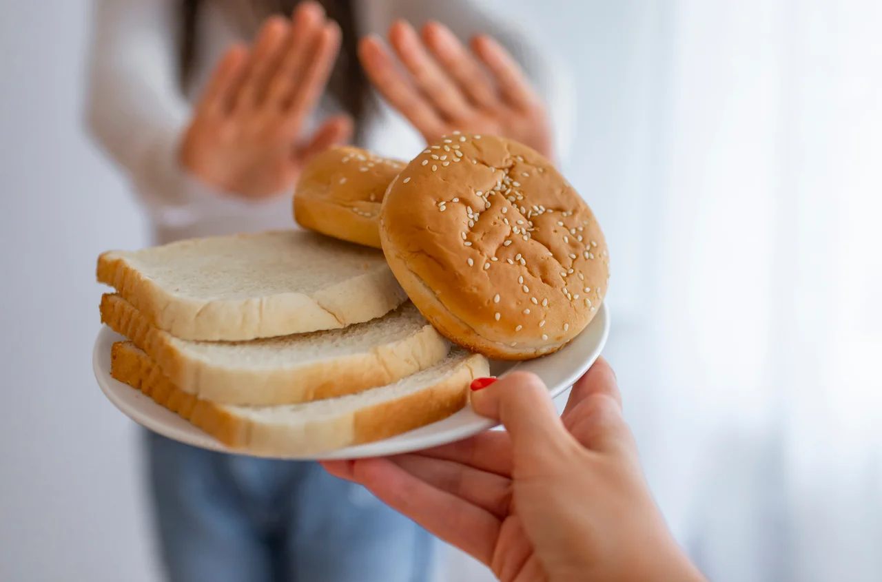To nie gluten szkodzi jelitom najbardziej! Uwaga na ten popularny składnik