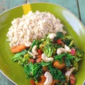 Tajski stir fry z brokułami i jarmużem