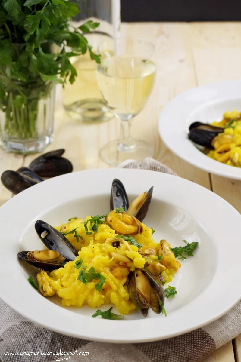 Szafranowe risotto z małżami