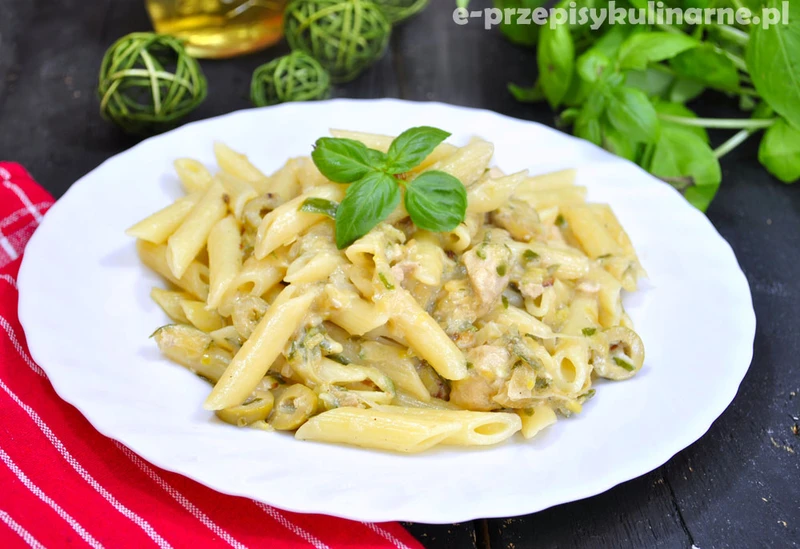 PENNE W SOSIE OGÓRKOWYM