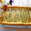 Tarta ze szparagami w sosie z ricotty i fety