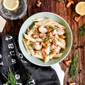 Makaron z kurkami i kurczakiem w sosie śmietanowym