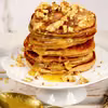 Bananowe pancakes z solonym sosem karmelowym