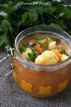 Zupa jarzynowa z curry i mleczkiem kokosowym
