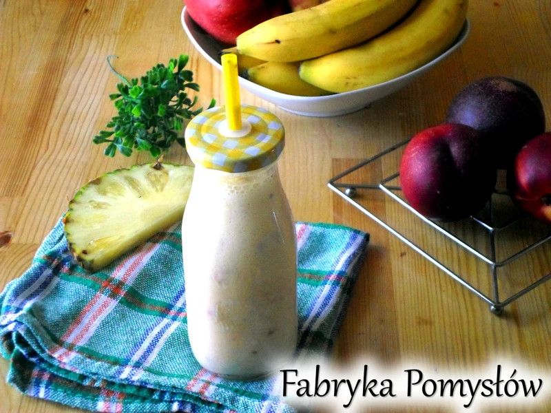 Koktajl ananasowy z nektarynką