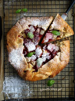 Rustykalna tarta z rabarbarem