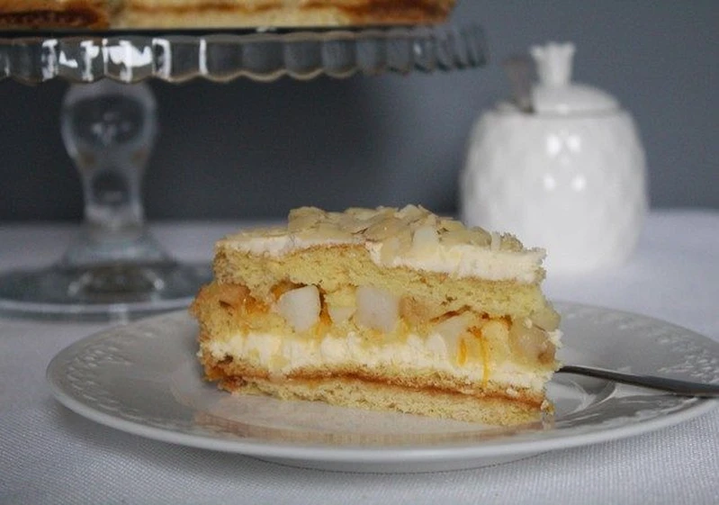 Tort jabłkowy