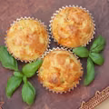 Wytrawne muffiny z łososiem i cukinią