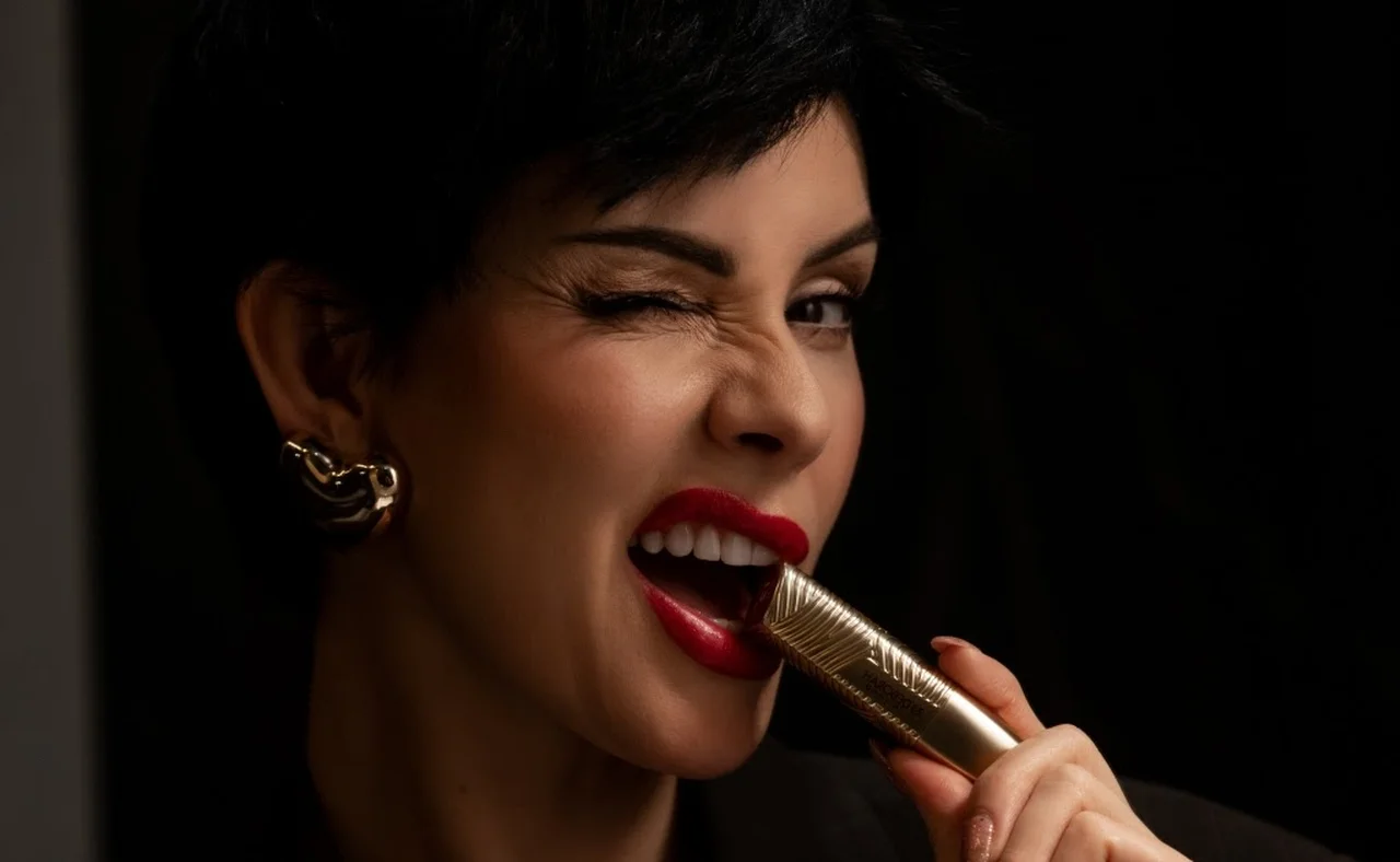 Usta jak z Mediolanu - Subtelna sztuka pracy z konturówką